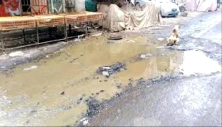 أزمة صحية خطيرة بسبب طفح الصرف الصحي في الحديدة
