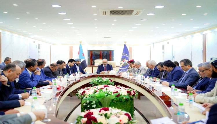 الرئيس الزُبيدي يرأس اجتماعًا مهمًا للقيادة التنفيذية العليا للمجلس الانتقالي الجنوبي (تفاصيل هامة)!