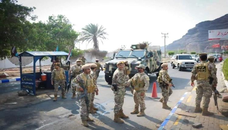 ‎عاجل وحصري : قوات العاصفة تتسلم قصر معاشيق بالكامل… ومغادرة آخر كتيبة من الحماية الرئاسية بسلاحها الشخصي