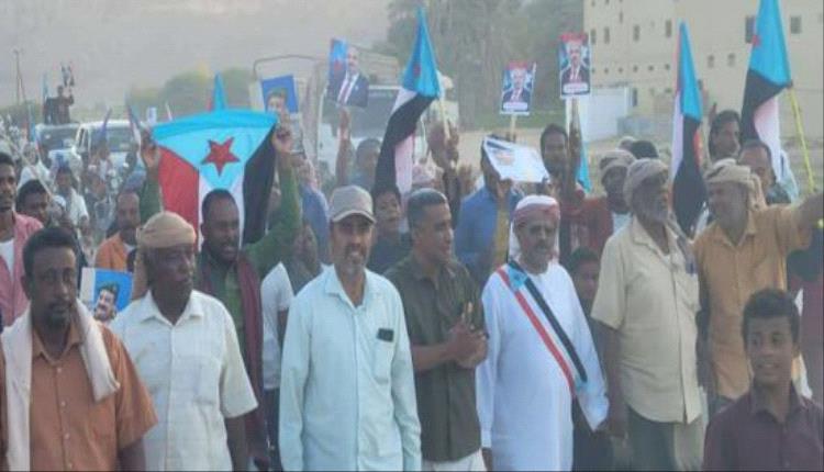 أبناء أعلال والغرف يخرجون في مسيرة احتفالية بتحرير وادي حضرموت
