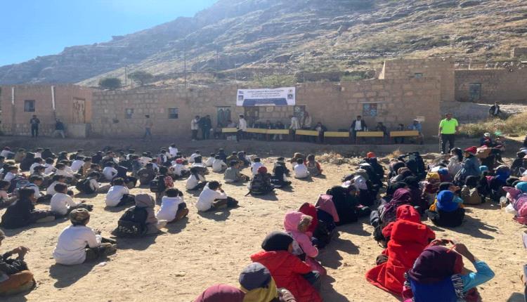 مدرستي المصري والسميحي بالشعيب تكرمان اوائل الطلاب والمعلمين
