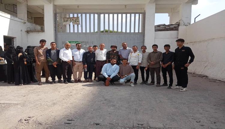 طلبة كلية الحقوق - جامعة عدن -  ينفذون نزولًا ميدانيًّا إلى إصلاحيةِ السجنِ المركزي في عدن
