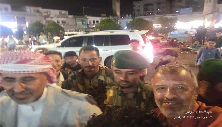 عاجل : الرئيس الزبيدي يصل ساحة العروض في خورمكسر