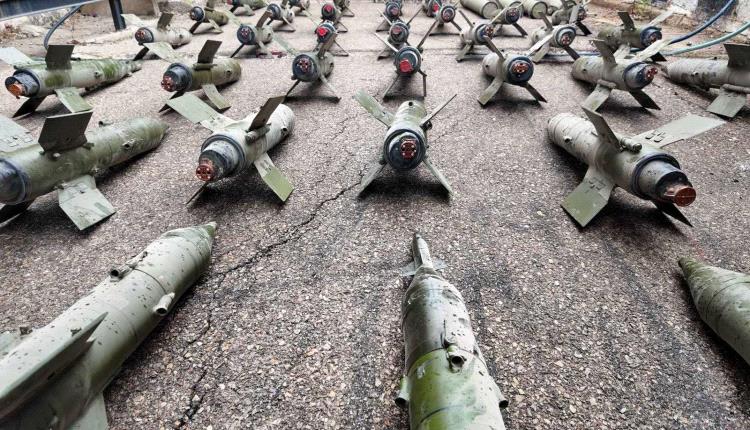 معدة للتهريب.. السلطات السورية تضبط مستودعا للـ.ـصواريخ في درعا 