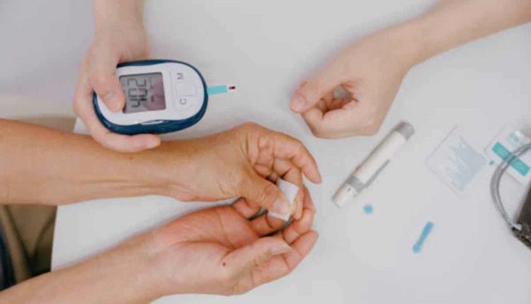 أدوية السكري تعرّض مرضى النوع الثاني لخطر السعال المزمن..