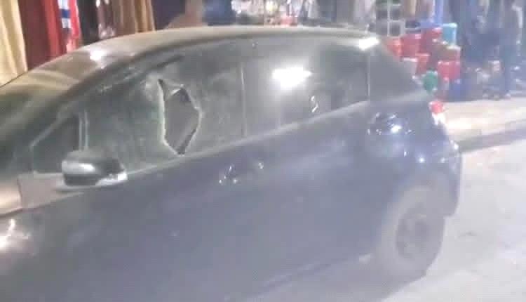 مسلـ.ـحو اللواء 22 ميكا يعتدون على فتاة في وضح النهار ويطلـ.ـقون الـ.ـنار على سيارتها بتعز