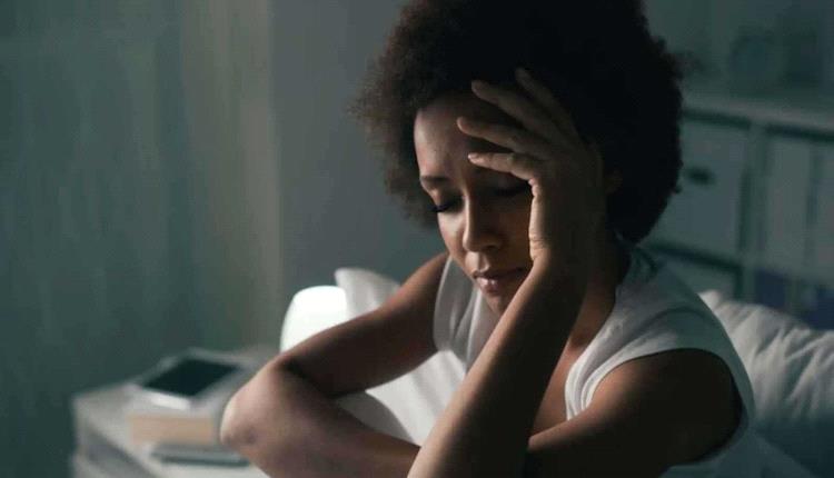 دراسة: اكتئاب الوالدين يؤثر على استجابة دماغ الأطفال