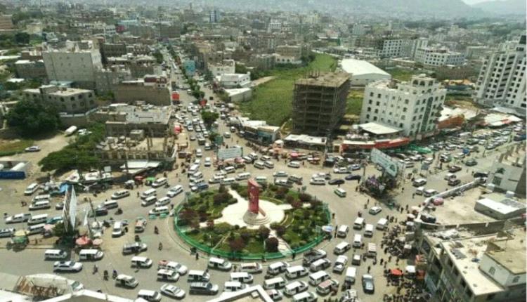 احتجاجات حاشدة في إب تطالب بمحاسبة عنصر حو
ثي متهم بالـ.ـقتل