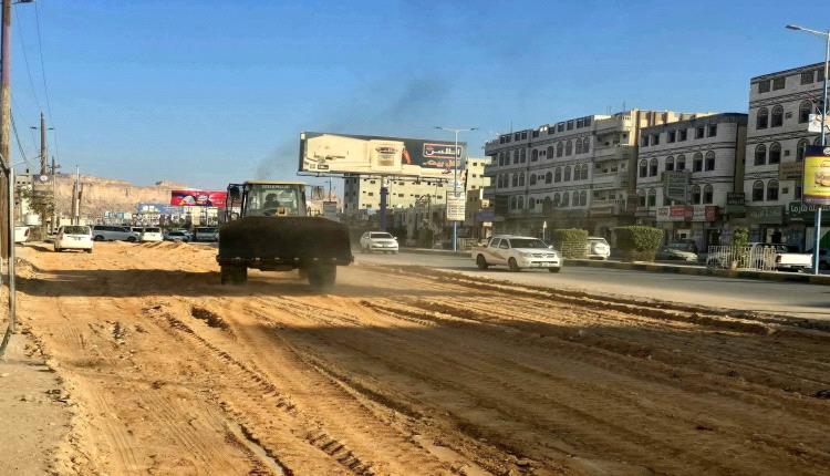 بتوجيهات محافظ شبوة.. بدء المرحلة الأخيرة من توسعة شارع الشهيد قطن في عتق