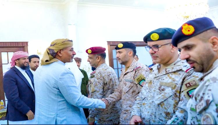 الأعجم يفكك "شيفرة" التخادم الحـ.و.ثي والإخـ.وان ويوجه رسالة سياسية صريحة من عدن إلى الرياض