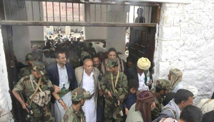 الحـ.ـوثيون يقتحمـ.ـون مسجدا ويحولونه إلى مقر عسـ.ـكري في محافظة إب