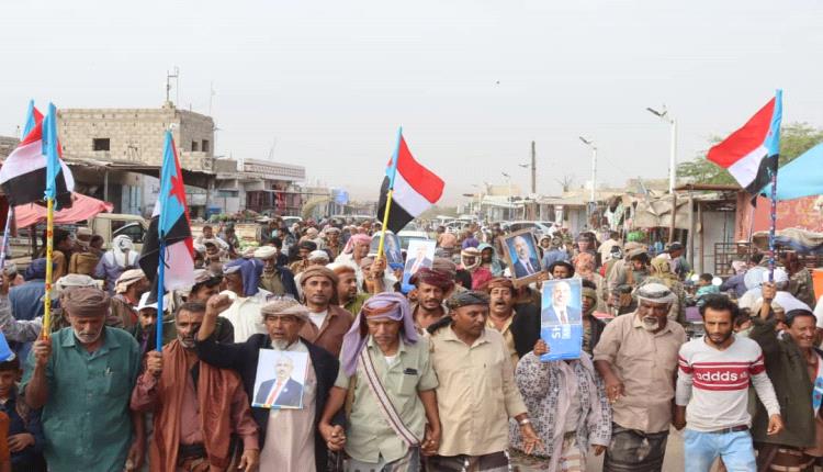 تواصل التظاهرات الشعبية في المحفد بأبين المطالبة بإعلان دولة الجنوب العربي