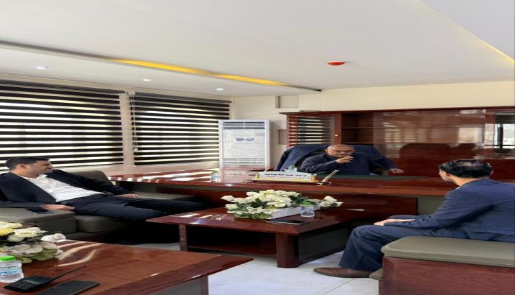 وزير الاتصالات يطّلع على سير العمل في عدن نت 