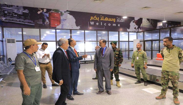 باتيس يزور مطار الريان الدولي ويشيد بانضباطه وجودة خدماته