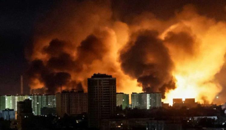 غـ.ـارات روسية تضرب كييف وتقطع الكهرباء عن آلاف المنازل