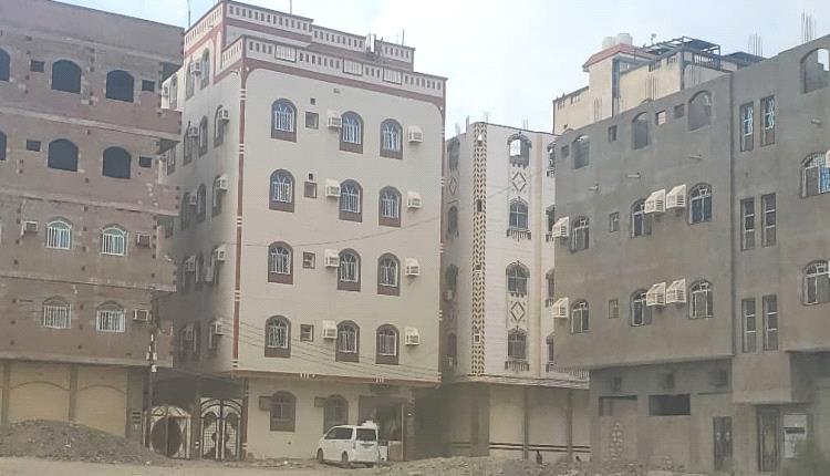 نافذون يستغلون الأوضاع السياسية الراهنة للبسط على منازل وأراضي المواطنين بعدن
