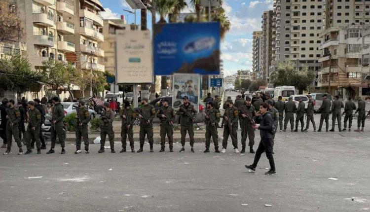 محافظ اللاذقية يؤكد السيطرة على الاشتـ.ـباكات وانتشار الأمن السوري