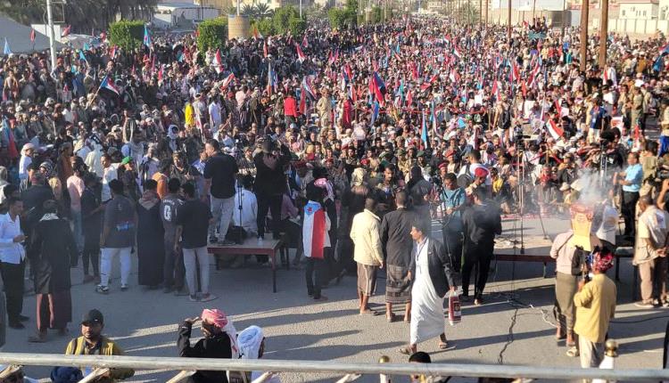 توافد جماهيري غير مسبوق للمشاركة في مليونية سئيون "صور"