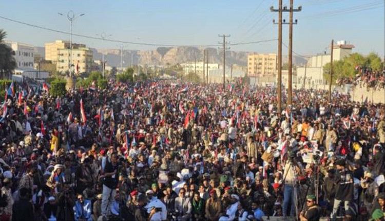 أبناء حضرموت في مليونية المكلا: نحن مصدر الشرعية الأول..