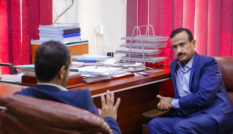 المحافظ بن الوزير يتابع تشغيل التجهيزات الطبية الحديثة في مستشفيات شبوة بتمويل الأمارات