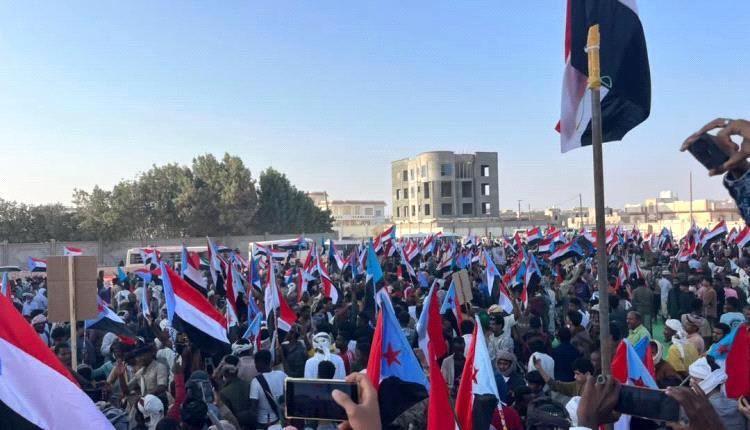 بدء توافد الجماهير للمشاركة في فعالية المهرة دعماً لمطالب إعلان دولة الجنوب "صور"