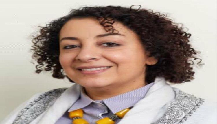 احتجاجاً على التصعيد العسكـ.ـري .. رشا جرهوم تعلن استقالتها من لجنة التشاور والمصالحة