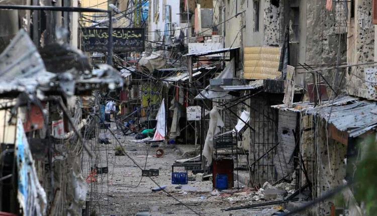 الجيش اللبناني يتسلم أسـ.ـلحة من مخيم عين الحلوة