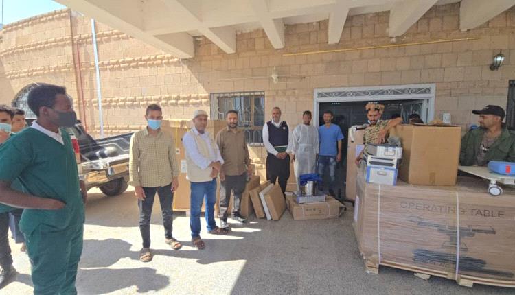 السلطة المحلية بالضالع تقدم دعمًا لمستشفى المركزي العام