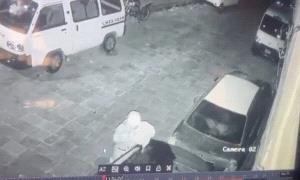 تصاعد الانفلات الأمني في تعز بإحراق سيارة محامي على يد مجهولين
