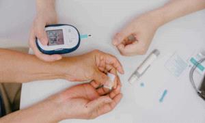 أدوية السكري تعرّض مرضى النوع الثاني لخطر السعال المزمن