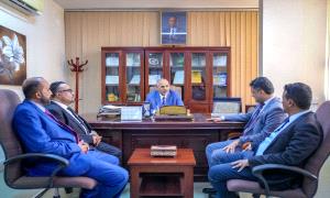 الرئيس الزُبيدي يتفقد سير العمل بوزارة الإعلام والثقافة والسياحة