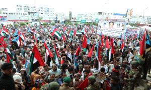 حشود المنصورة تشارك في الاعتصام المفتوح بالعاصمة عدن للمطالبة بإعلان دولة الجنوب العربي
