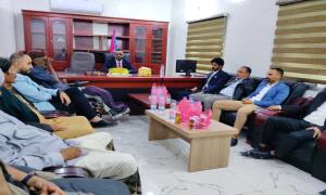 إتمام عملية الاستلام والتسليم بين المدير العام السلف والخلف لميناء شحن البري بالمهرة
