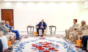 الرئيس الزُبيدي يبحث مع الشيخ البركاني سُبل تضافر الجهود لتعزيز الأمن والاستقرار في المحافظات المحررة