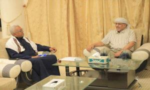 رئيس الجمعية الوطنية يناقش وضع الاستثمار بوادي وصحراء حضرموت