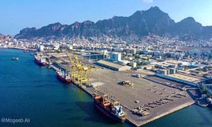 عدن بدلاً من الحديدة: وصول شحنة قمح أممية بعيدًا عن مخاطر الحو.ثيين