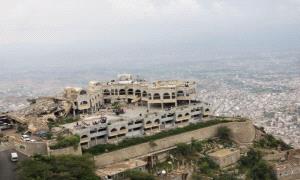 تعسفات نيابة الصناعة والتجارة بتعز تثير سخطًا واسعًا في أوساط الت..