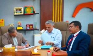 محافظ عدن يوقّع اتفاقية بناء الدور الرابع بكلية طب الأسنان