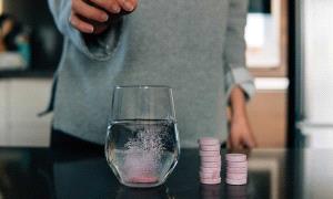 ما مخاطر الإفراط في تناول "فيتامين سي"؟