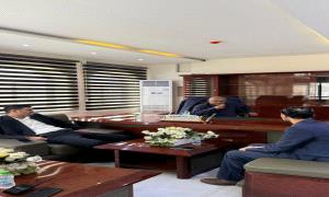 وزير الاتصالات يطّلع على سير العمل في عدن نت 