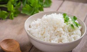 هل إعادة تسخين الأرز يعرّضك للتسمم؟