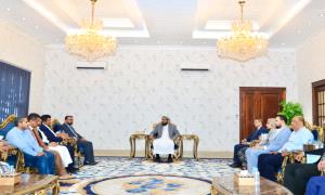المحرّمي يلتقي قيادات من أبناء المهرة ويؤكد دعم جهود الاستقرار والتنمية بالمحافظة
