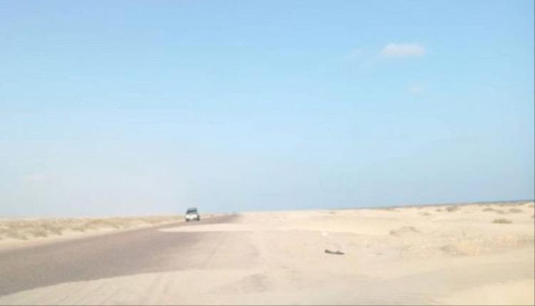 شبوة:الرمال المتحركة تغلق الخط الدولي في رضوم 