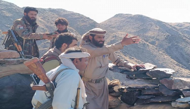 القائد العام لقوات محور سبأ يتفقد المواقع الأمامية اللواء الثاني في مرخة العليا 