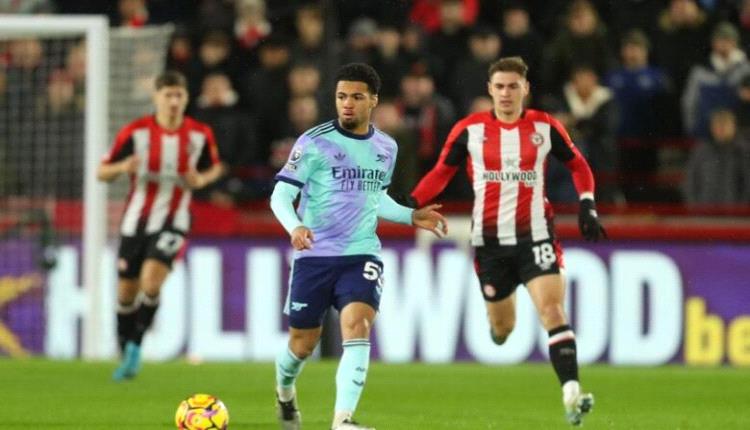آرسنال يفوز على برينتفورد بثلاثية في الدوري الإنجليزي