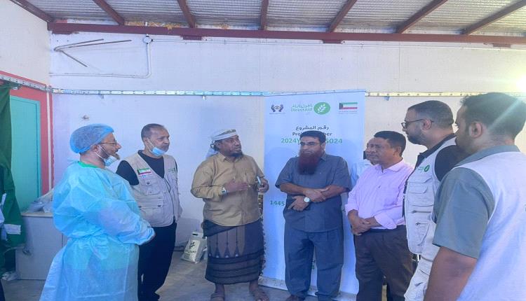 نجاح مستمر للمخيم المجاني لعمليات سحب المياه البيضاء وزراعة العدسات في أبين