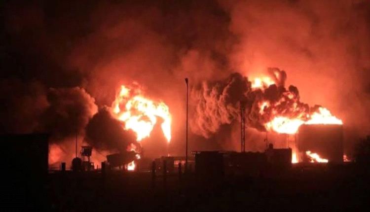 ناشط يحمّل زعيم الحو...ثيين مسؤولية معاناة الحديدة ويصف الوضع بالكارثي