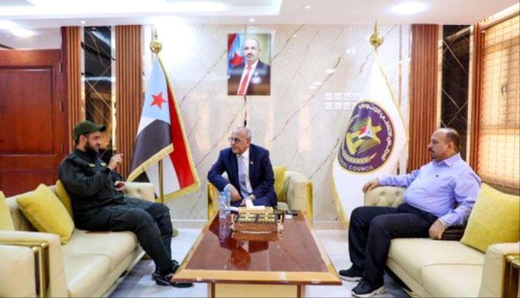 الكثيري يناقش مع مدير أمن لحج جهود تعزيز الأمن ويشيد باستجابة الأجهزة الأمنية

