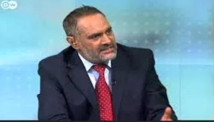 سياسي مقرب من الحوثيـ.ـين يتهم الجماعة بفرض التشيع وإلغاء التنوع المذهبي في اليمن
