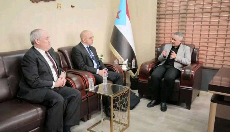 نائب رئيس الهيئة الوطنية للإعلام الجنوبي يلتقي وفد منتدى الشرق الأوسط في العاصمة عدن
